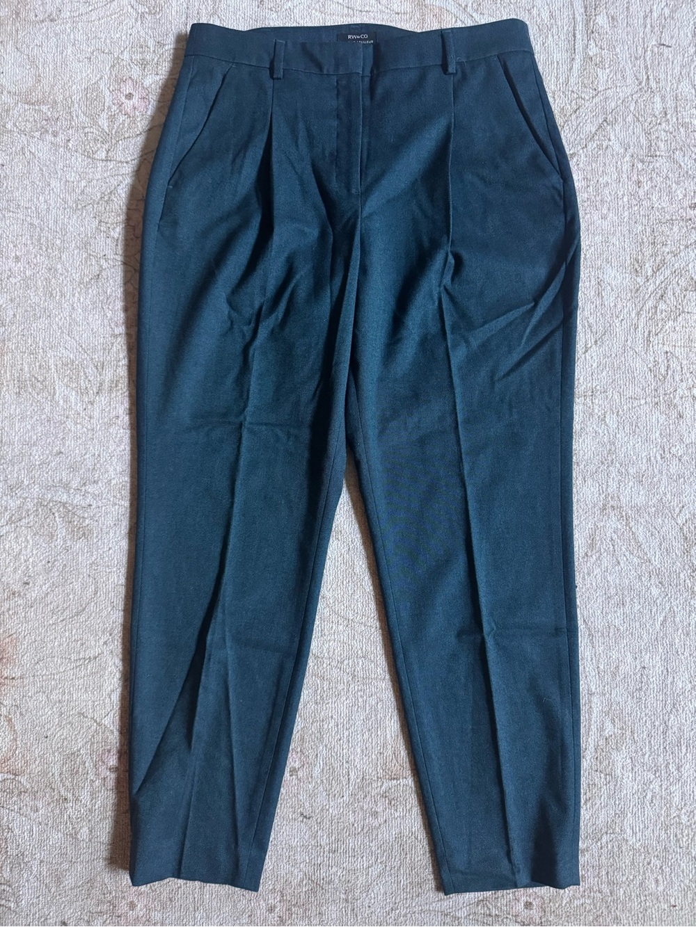 RW&CO. Black Pleated Women's Trousers
